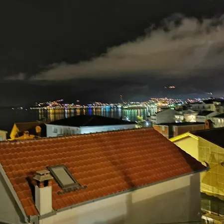 Apartment Mala Vala #2 - Seeview - 120 Qm - 3 Sz - Max 6 Pers Trogir